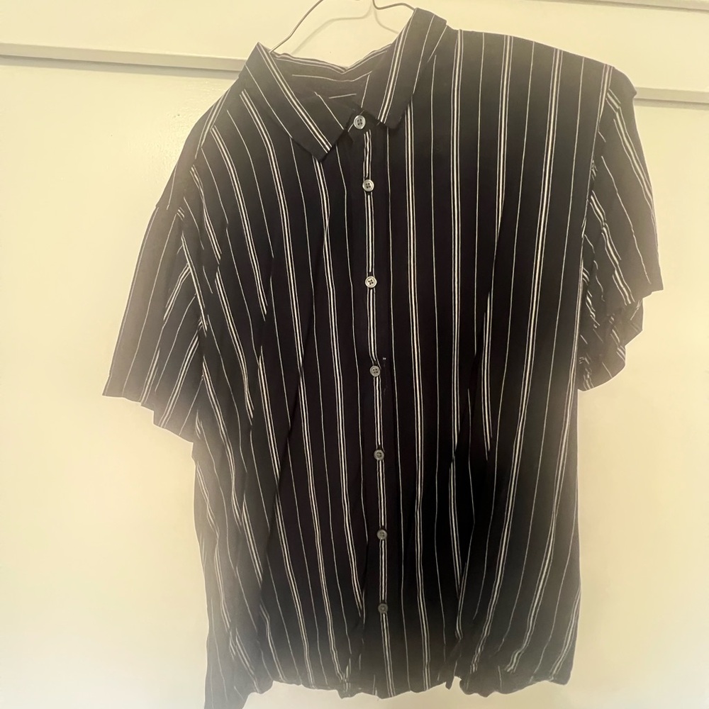 Slate & Stone Navy and White Casual Button Down Shirt